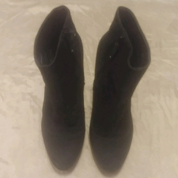 Zara Basic Suede Zip Heels - Picture 2 of 6